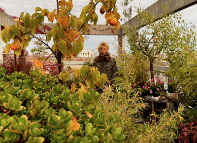 Barbara Husar portrait with kaki 2020 1